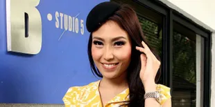Ayu Ting Ting Belum Lahiran, Ayu Dewi Tunda Beli Hadiah