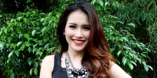 Ayu Ting Ting Bungkam Soal Usia Kehamilannya