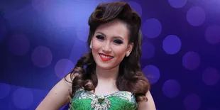 Ayu Ting Ting Cicil Foto Pre-Wedding