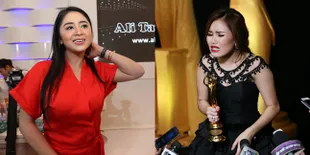 Ayu Ting Ting - Depe Adu Mulut, Ini Komentar Zaskia Gotik