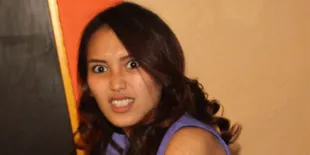 Ayu Ting Ting Geram Saat Ditanya Tentang Perasaan ke Enji