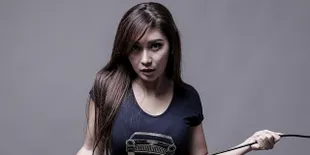 Baby Margaretha &#38; Pacar Rayakan Anniversary Dengan Makan Nasi Goreng Kaki Lima