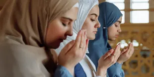 Baca Doa Niat Puasa Ramadan yang Benar Latin &#38; Artinya, Lengkap Harian Serta Sebulan Penuh