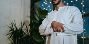 Bacaan Doa Niat Sholat 5 Waktu, Beserta Dzikir dan Doa Penutup yang Dianjurkan
