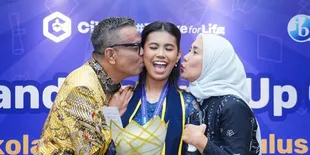 Bahagia, Abdel Bangga Anak Resmi Masuk SBM ITB