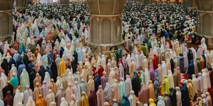 Baju Lebaran Lucu Bikin Ngakak dari Motif Unik sampai Desain Absurd, Berani Pakai?