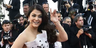 Bak Bangsawan Eropa, Aishwarya Rai Membahana di Area Pacu Kuda