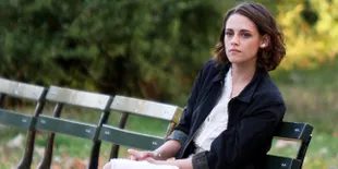 Bak Bangsawan Inggris, Pesona Maut Kristen Stewart Bikin Melting