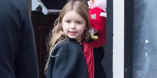 Bak Princess Rapunzel, Rambut Panjang Harper Beckham Bikin Gagal Fokus
