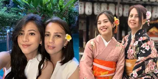 Bak Pinang Dibelah Dua, Ini Sederet Potret Adhisty Zara Bareng Sang Ibu yang Sama-Sama Kece dan Manis