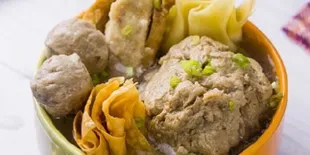 Bakso Rudal Iga, Bakso dengan Bentuk Unik dan Kuah Pedas Menggigit
