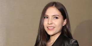 Banjir, Olivia Jansen Sempatkan Beli Kado Natal