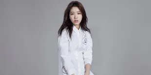 Banjir Pujian, Park Shin Hye Tampil Rupawan Bak Malaikat Bersayap