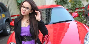 Bantah Kenal Wawan, Chyntiara Alona Beli Mobil Secara Kredit