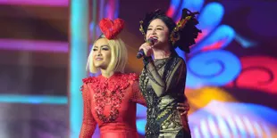 Bantu Julia Perez, Dewi Perssik Rela Disawer Oleh Para Bos