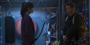 Trailer 'HAWKEYE' Tawarkan Aksi Hailee Steinfeld yang Tangguh tapi Serampangan, Baru Rilis Langsung Trending
