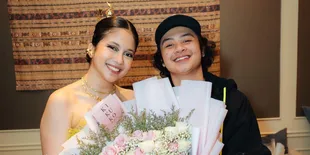 Bastian Steel Lamar Sitha Marino, Beri Cincin Berlian Super Cantik