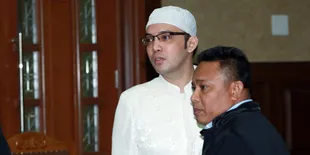 Batal Damai Soal Hak Asuh Anak, Sandy Tumiwa Tantang Pacar Tessa Kaunang