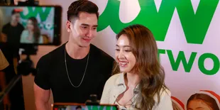 Bawakan Buket Bunga Untuk Natasha Wilona, Verrell Bramasta: Bentuk Kasih Sayang Paling Tinggi