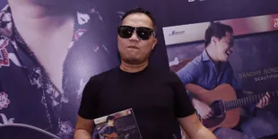 'BEAUTIFUL SOUL', Album Sandhy Sondoro Yang Penuh Makna Perdamaian