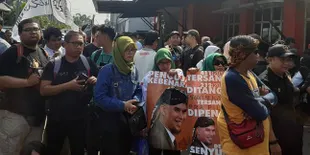 Bebas Dari Penjara Hari Ini, Ahmad Dhani Dijemput Ratusan Relawan