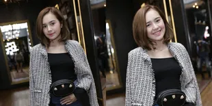Beby Tsabina Tampil Manis Dalam Balutan Dress Merah di Gala Premier 'ROMPIS'