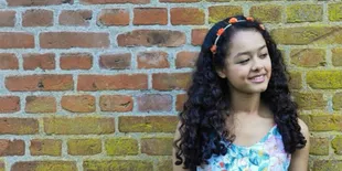 Beda Generasi, Bukan Pantangan Gadis Ini Ngefans Kahitna