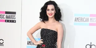 Begini Cara Katy Perry Bantah Rumor Pertunangan