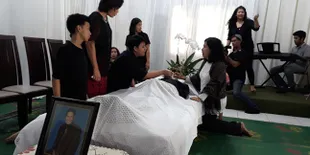 Begini Kronologi Meninggalnya Aktor Advent Bangun Menurut Keluarga