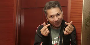 Begini Serunya Proses Rekaman Gading Marten dan Asri Welas Untuk Audio Series 'GURU-GURU GOKIL'