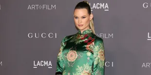 Behati Prinsloo Akhirnya Pamerkan Foto Perdana Bayi ke-2 di Instagram