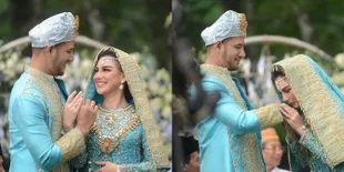 Belakangi Masjid Super Indah Begini Cara Ammar Zoni Menatap Irish Bella yang Berhijab