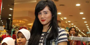 Belanja Bersama Anak Jalanan, Mulan Jameela Menyesal?