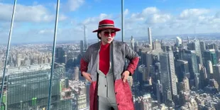 Bella Shofie Heboh Kegirangan Wajahnya Terpampang di Times Square New York