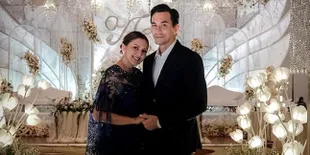 Belum Berani ke Gereja, Keluarga Donna Agnesia dan Darius Sinathrya Ibadah di Rumah