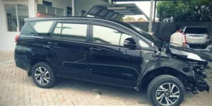 Belum Bisa Menyetir, Belasan Mobil Mewah di Kampung Miliarder Tuban Alami Kecelakaan