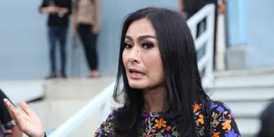 Berakting di 'TERLALU TAMPAN', Kumis Tipis Iis Dahlia Ditambah