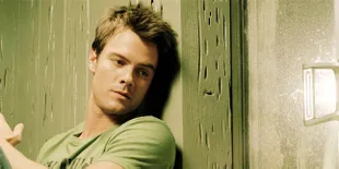 Berbaju Kembar, Josh Duhamel Gandeng Fergie ke Kids Choice Awards