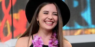 Berduaan Bareng Pacar, Selin Sezgin Pamer Senyum Super Lebar