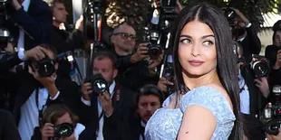 Bergaun Biru Mewah, Aishwarya Rai Secantik Cinderella di Cannes