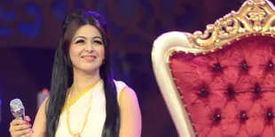 Bermahkota Bunga, Shafaq Naaz Benar-Benar Secantik Malaikat