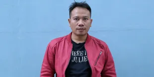 Berperan Sebagai Ayah Sekaligus Ibu, Vicky Prasetyo Tak Lupa Ajarkan Ilmu Agama Untuk Anaknya