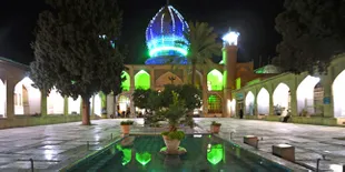 Bersiaplah Dibuat Takjub oleh Kelap-Kelip Shah-e-Cheragh!