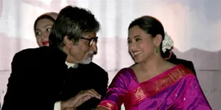 Bertemu Amitabh Bachchan, Rani Mukherjee Beri Pelukan Hangat
