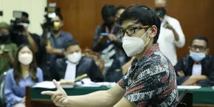 Bertemu di Ruang Persidangan, Nicholas Sean Siap Berkata Apa Adanya - Ayu Thalia Kurang Fit