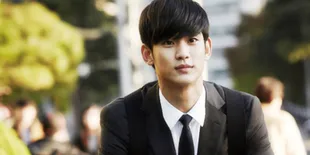 Beruntung, Penyiar Asal China Ini Selca Bareng Kim Soo Hyun