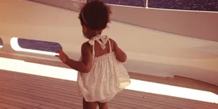 Beyonce Berbagi Foto Lucu Blue Ivy Saat Liburan