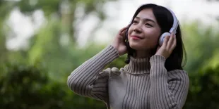 Biar Nggak Telat Nonton Konser, Pakai Tunggangan Berstatus Decacorn Dong