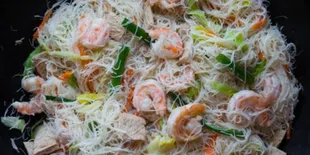 Bihun Bisa Jadi Alternatif Nasi, Begini Cara Memasaknya Agar Tidak Lembek