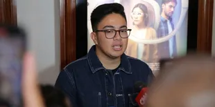 Bikin Film Bergenre Sains Fiksi, Umay Shahab dan Prilly Latuconsina 'Ciptakan' Kacamata Berteknologi Augmented Reality